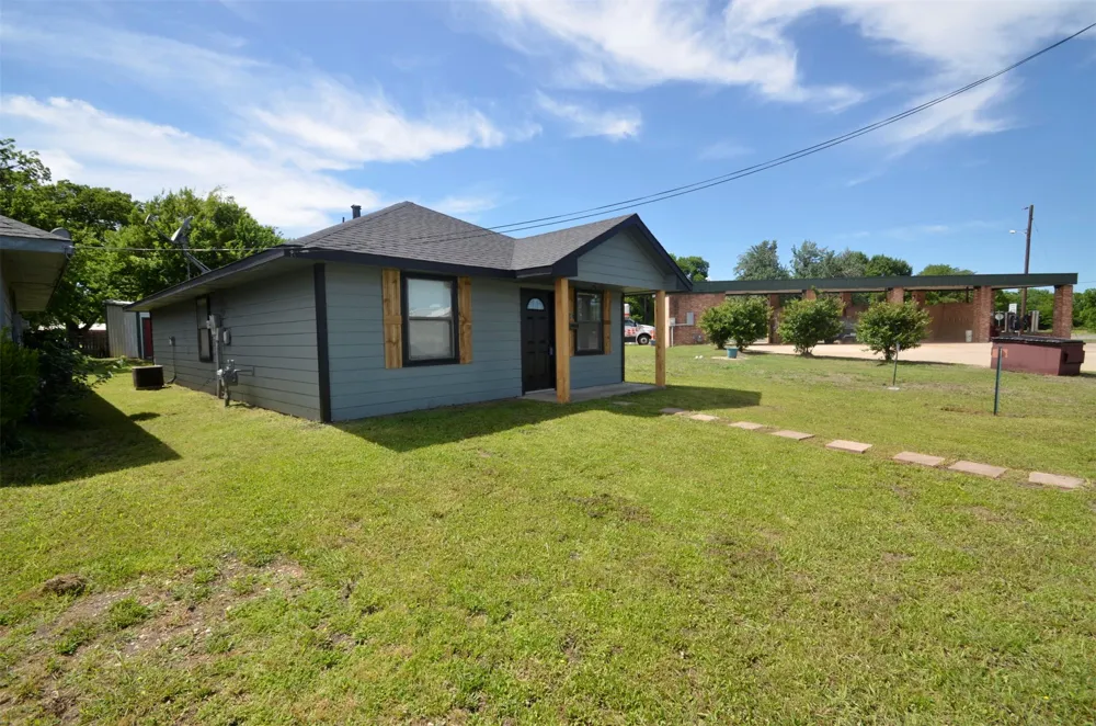 505 15th Street Honey Grove, TX 75446