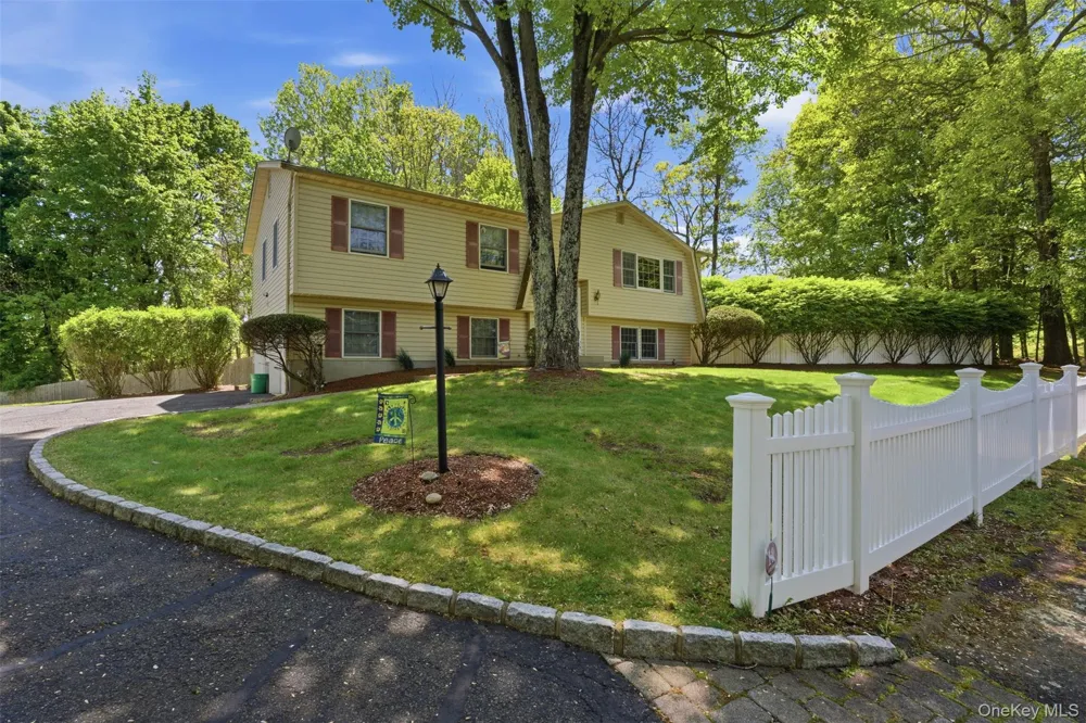 10 Sabin Drive Airmont, NY 10901
