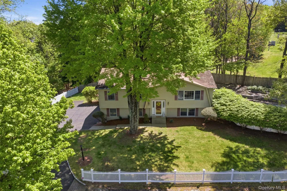 10 Sabin Drive Airmont, NY 10901