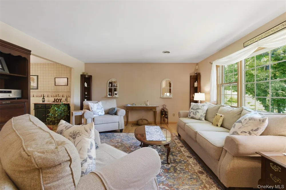 10 Sabin Drive Airmont, NY 10901