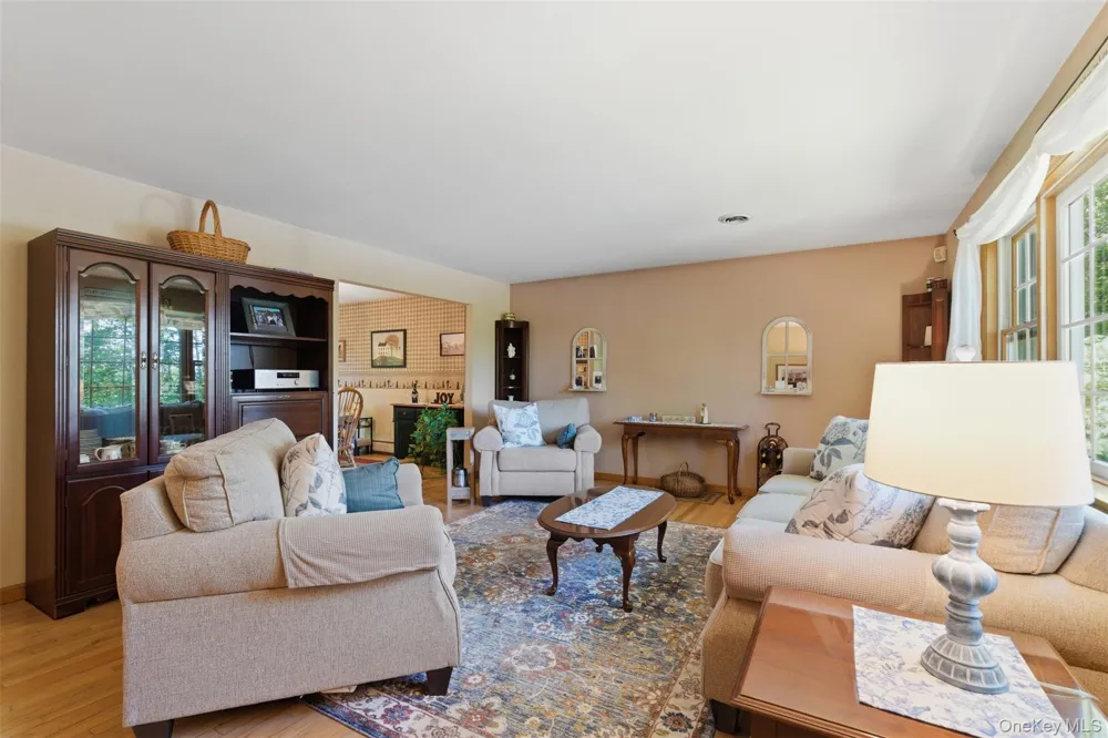 10 Sabin Drive Airmont, NY 10901