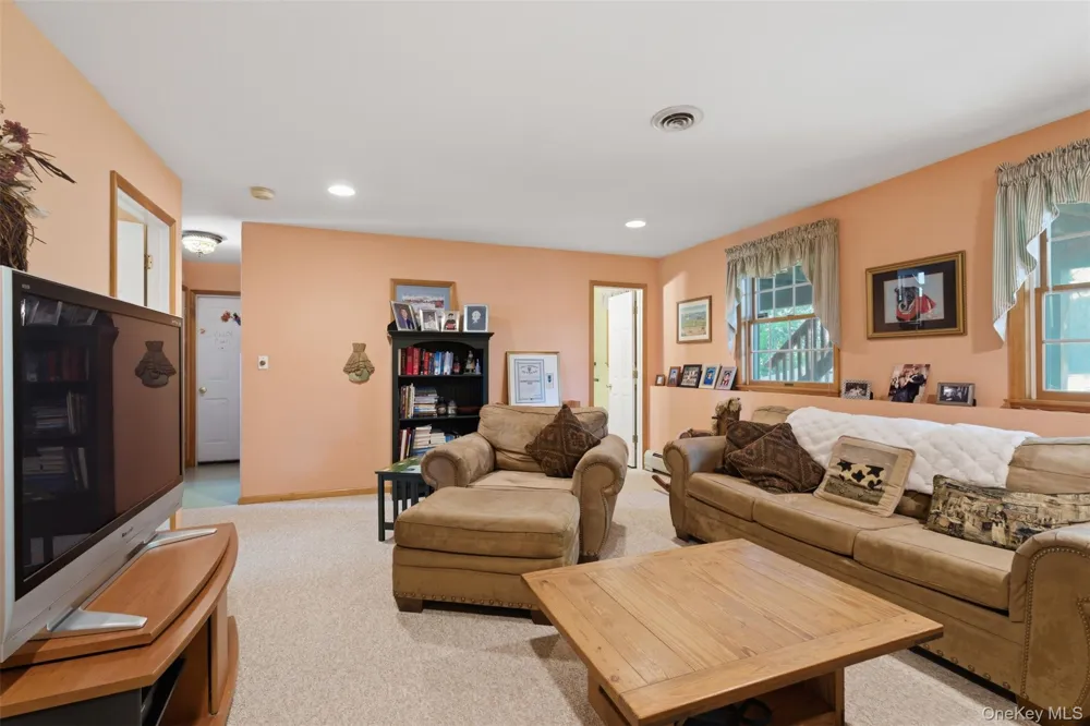 10 Sabin Drive Airmont, NY 10901