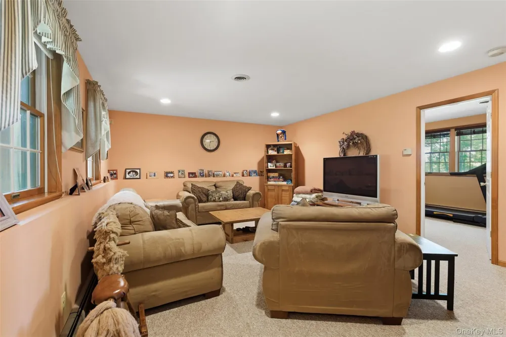 10 Sabin Drive Airmont, NY 10901