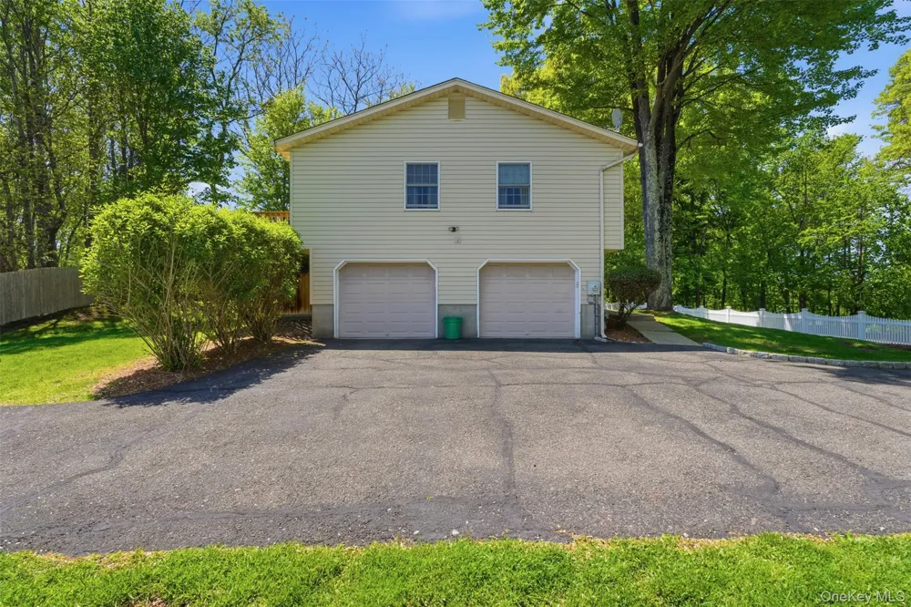 10 Sabin Drive Airmont, NY 10901