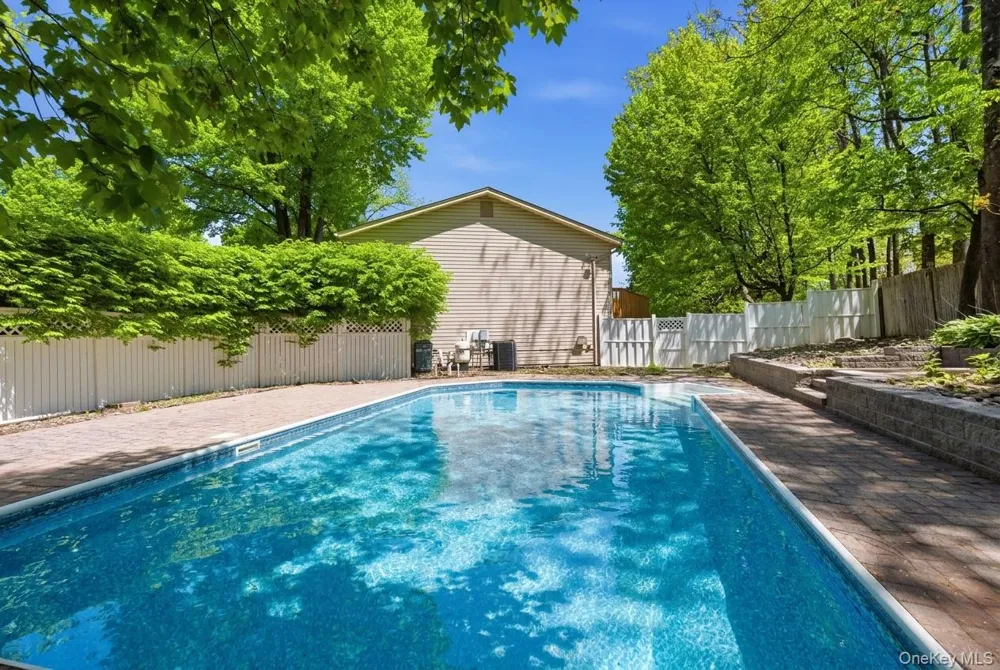 10 Sabin Drive Airmont, NY 10901