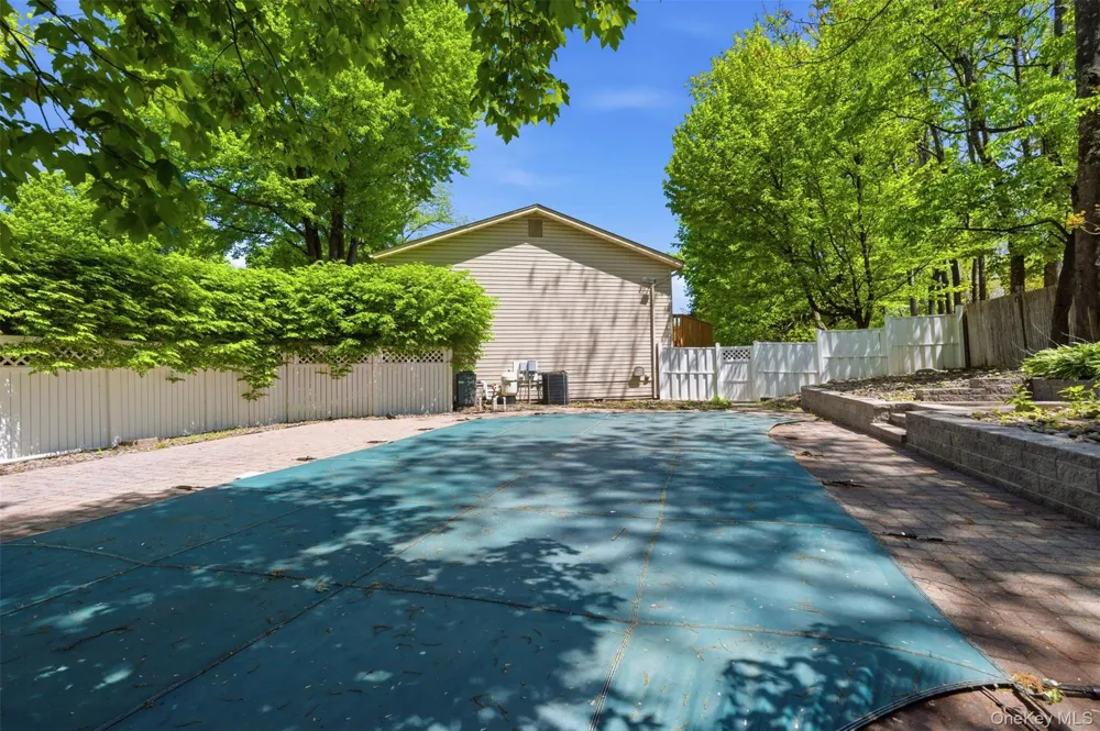 10 Sabin Drive Airmont, NY 10901