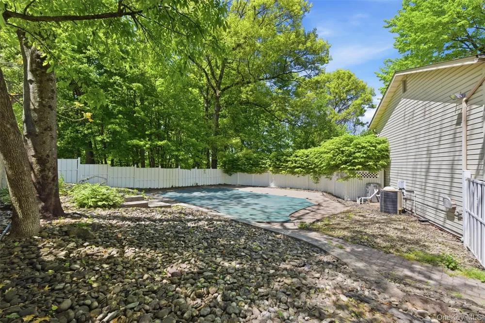10 Sabin Drive Airmont, NY 10901