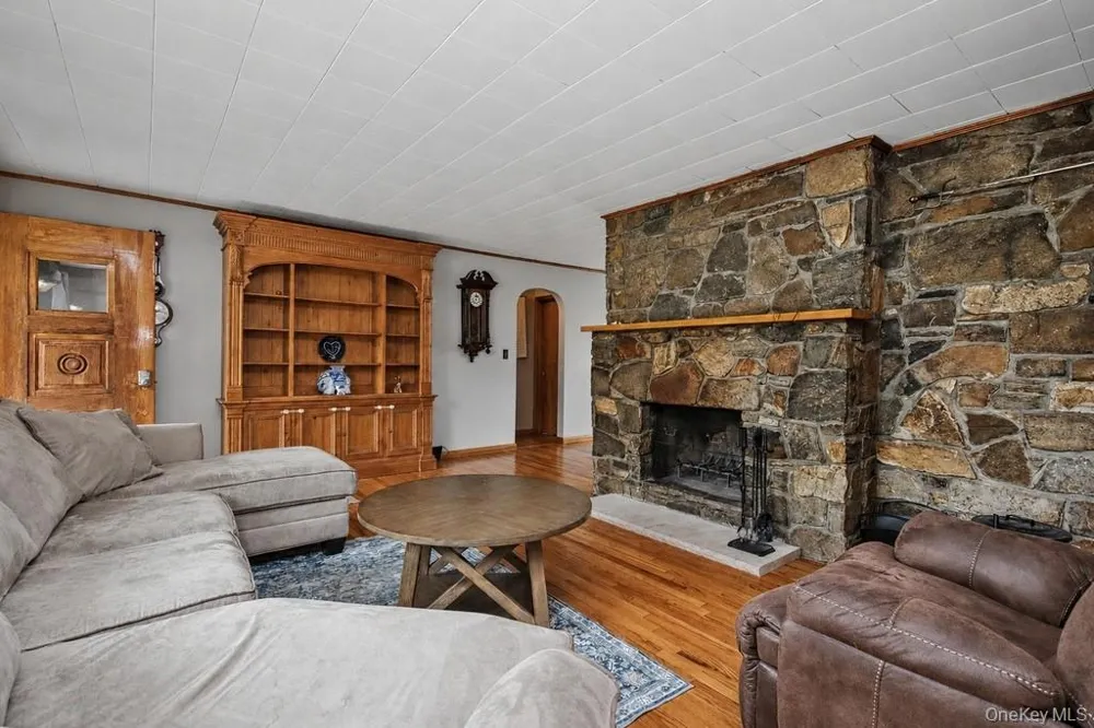 124 Cherrywood Drive Fishkill, NY 12524
