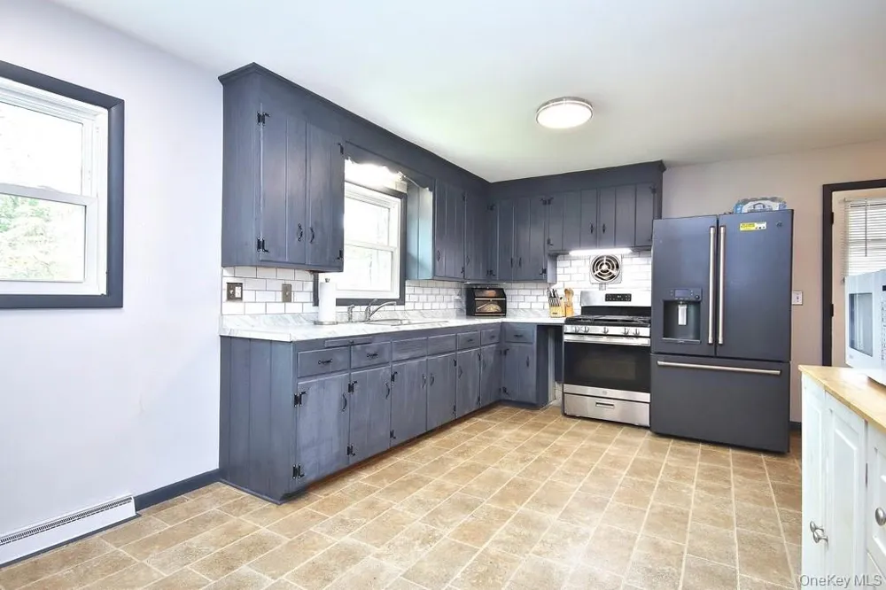 124 Cherrywood Drive Fishkill, NY 12524