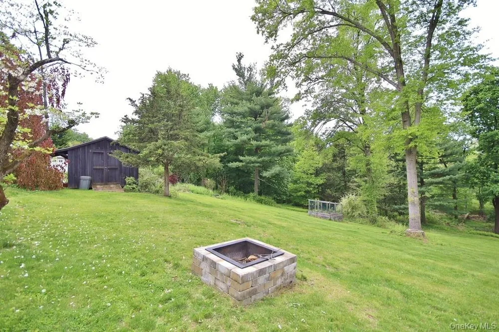 124 Cherrywood Drive Fishkill, NY 12524
