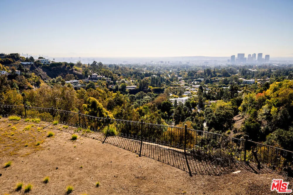 1436 Bella Drive Beverly Hills, CA 90210