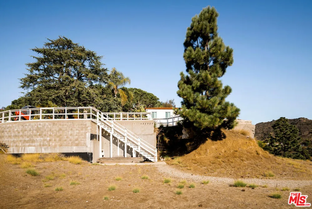 1436 Bella Drive Beverly Hills, CA 90210