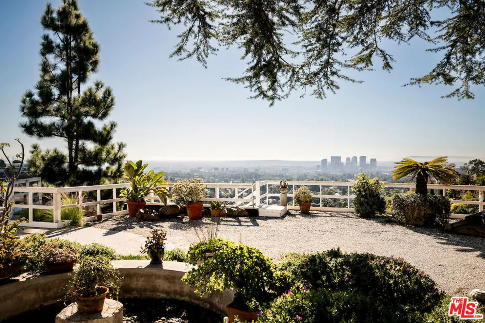 1436 Bella Drive Beverly Hills, CA 90210