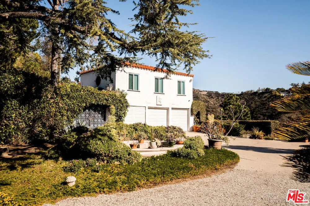 1436 Bella Drive Beverly Hills, CA 90210