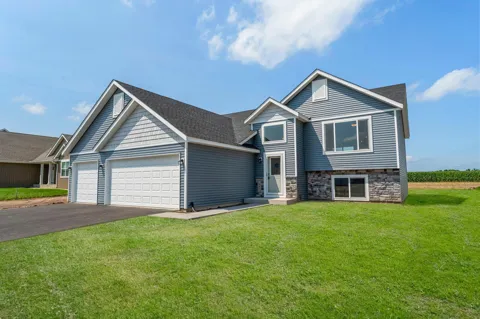 106 Maple Court