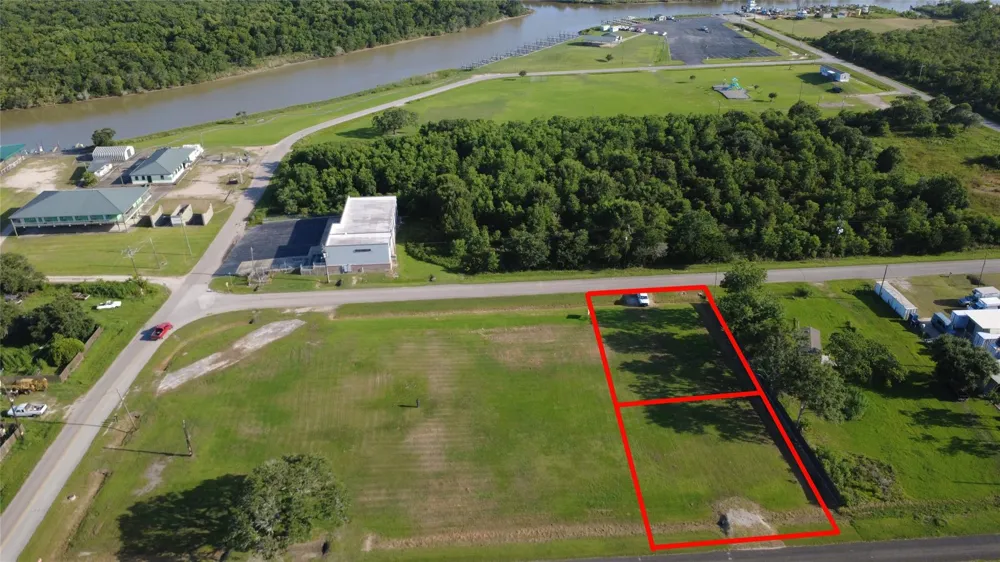 W Bayshore Drive Oak Island, TX 77514