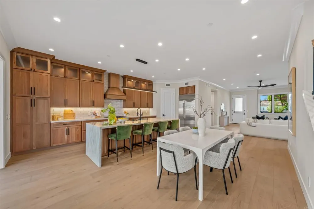 305 J AVENUE Coronado, CA 92118