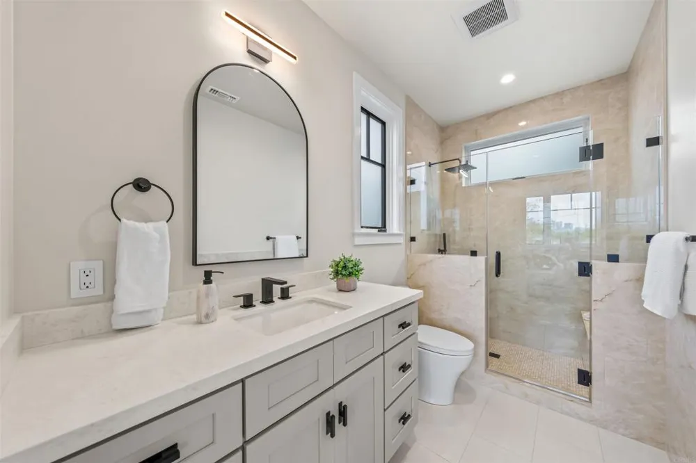 305 J AVENUE Coronado, CA 92118