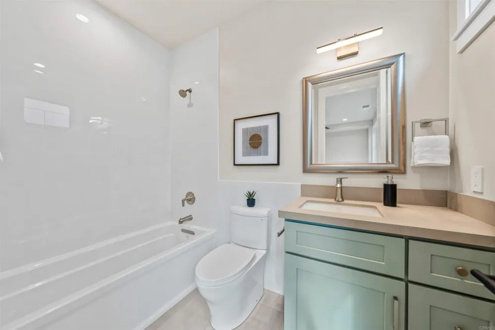 305 J AVENUE Coronado, CA 92118