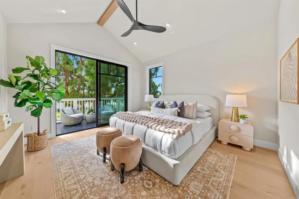 305 J AVENUE Coronado, CA 92118