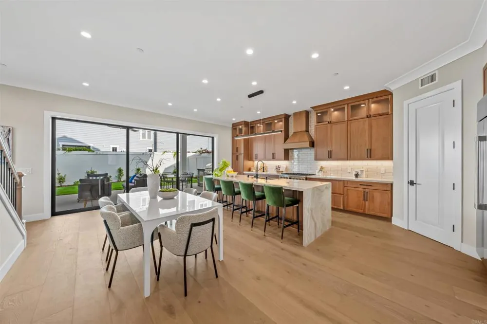 305 J AVENUE Coronado, CA 92118