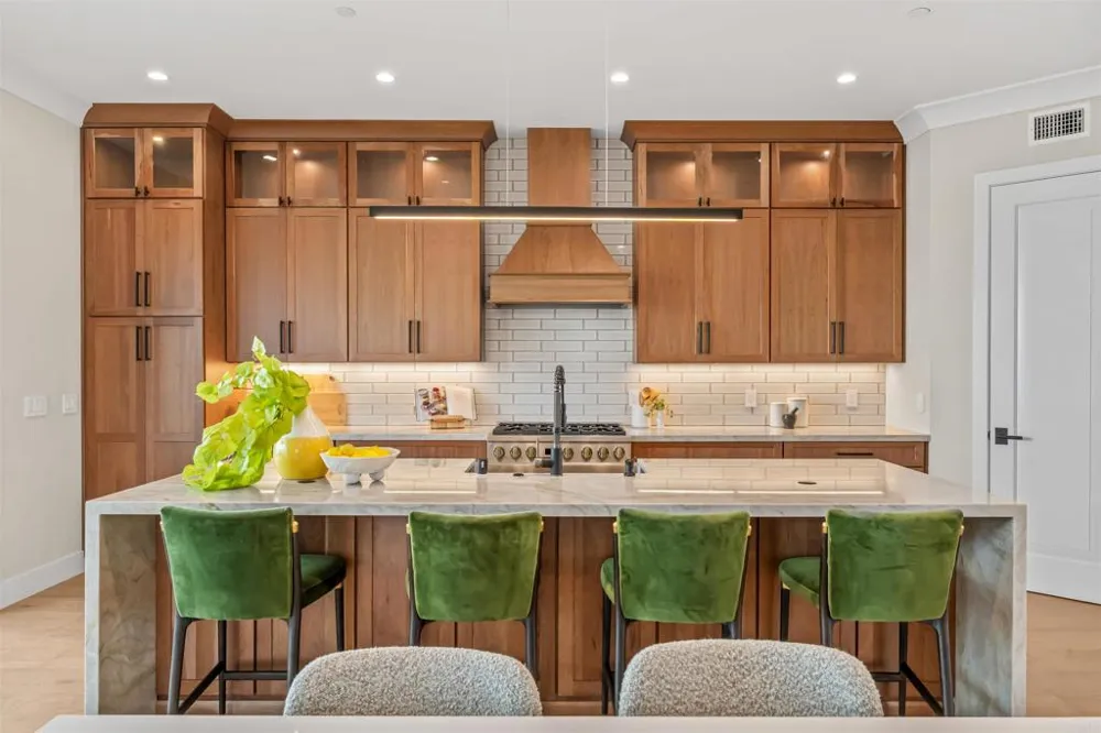 305 J AVENUE Coronado, CA 92118