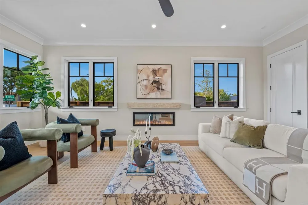 305 J AVENUE Coronado, CA 92118