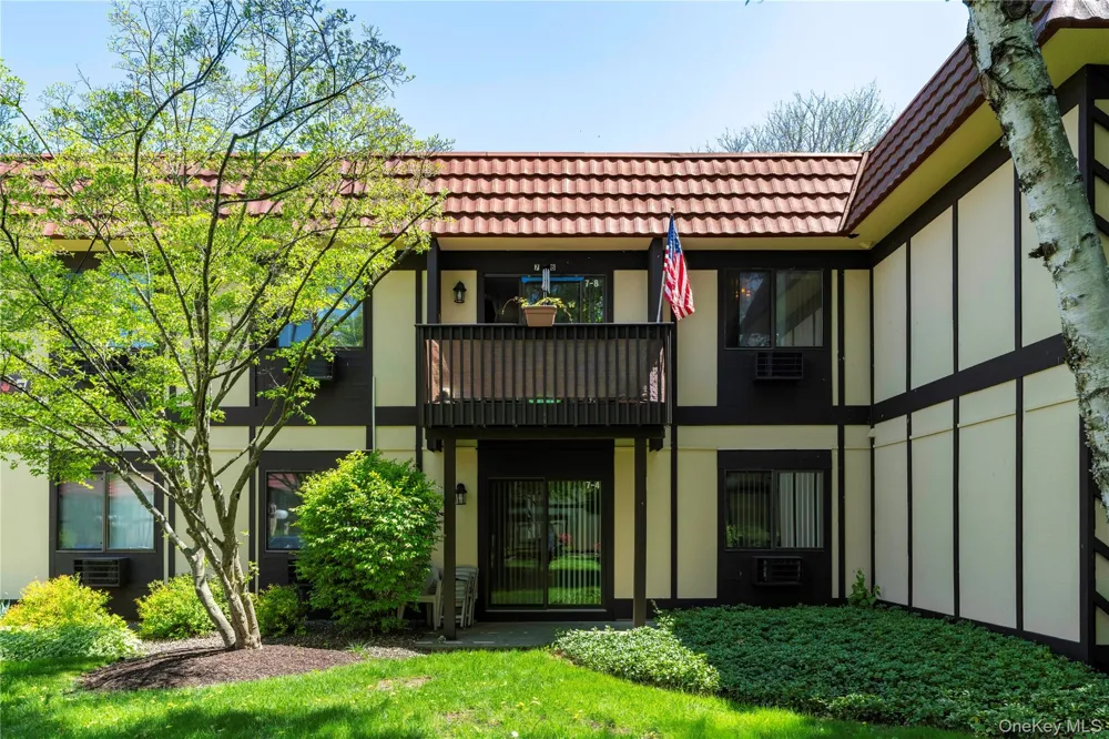 7 Loudon Drive #8 Fishkill, NY 12524