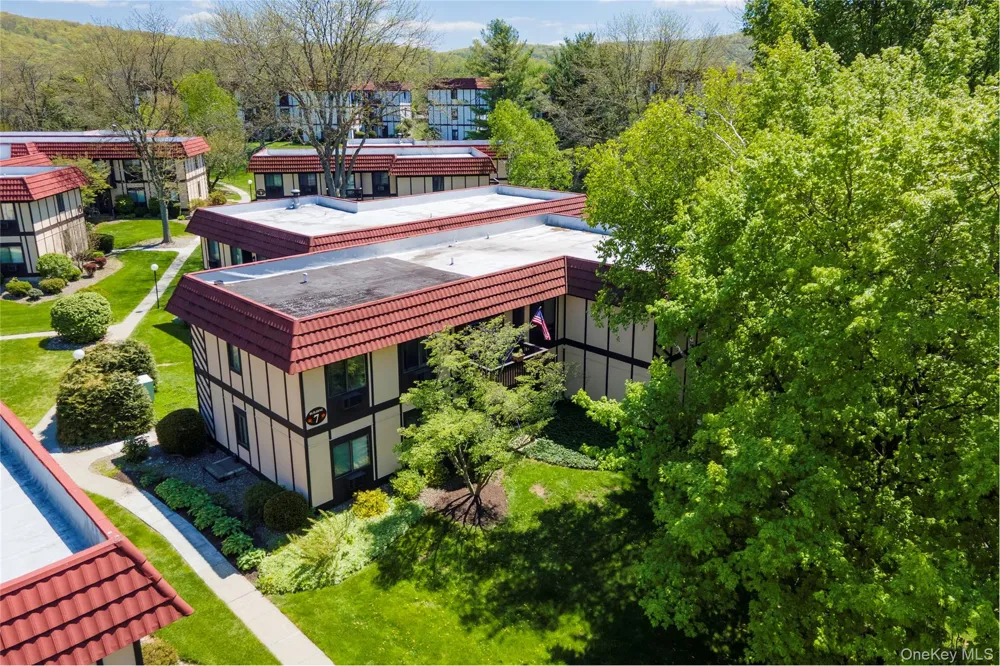 7 Loudon Drive #8 Fishkill, NY 12524