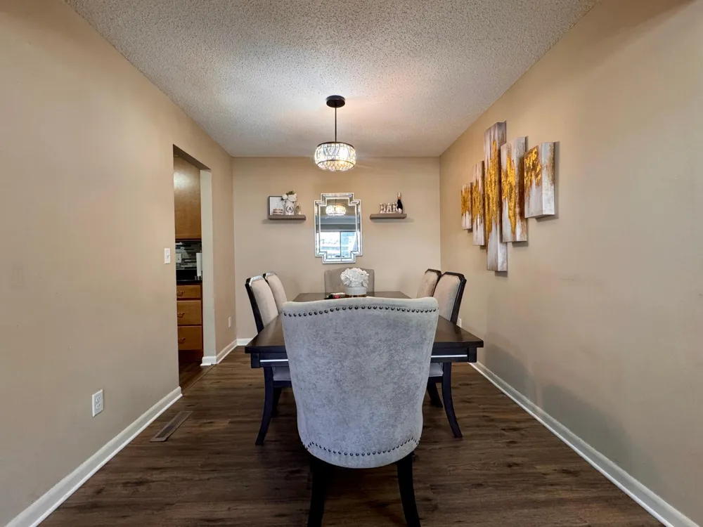 1271 Landmark Trail S Hopkins, MN 55343