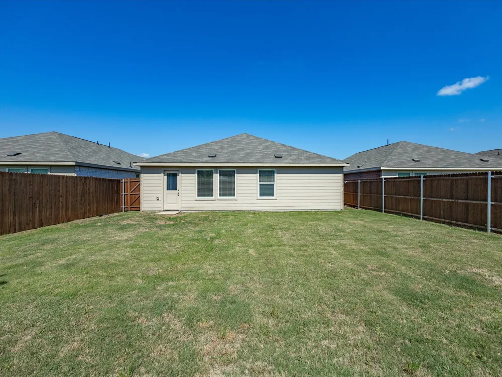 4952 Stonebridge Drive Ennis, TX 75119