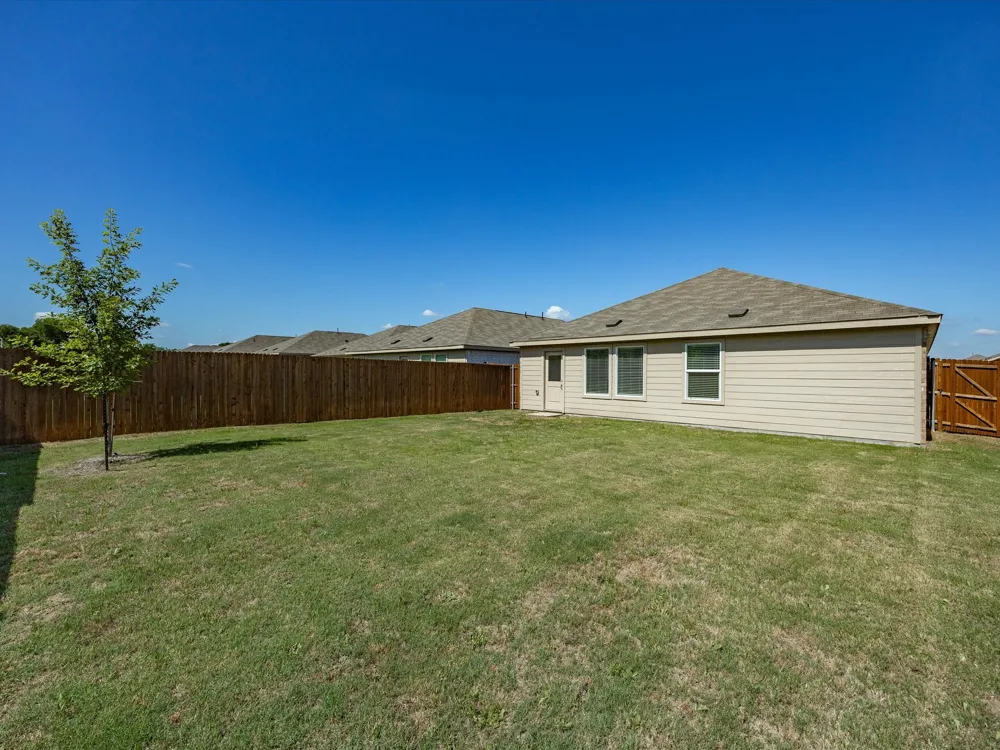 4952 Stonebridge Drive Ennis, TX 75119