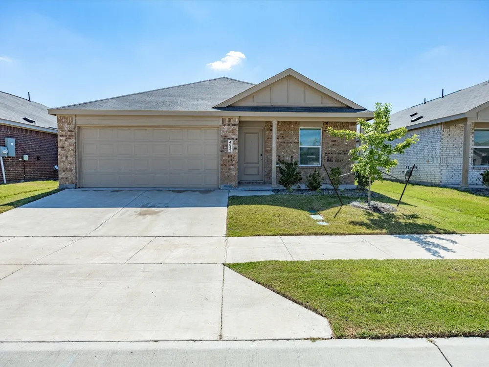 4952 Stonebridge Drive Ennis, TX 75119