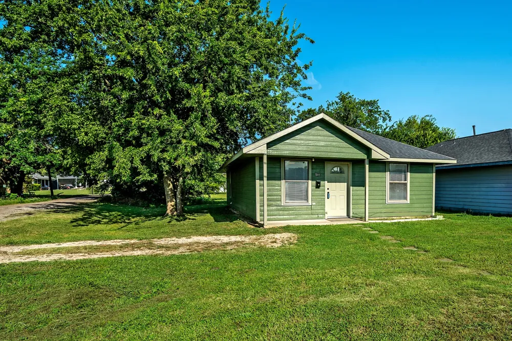 501 15th Street Honey Grove, TX 75446