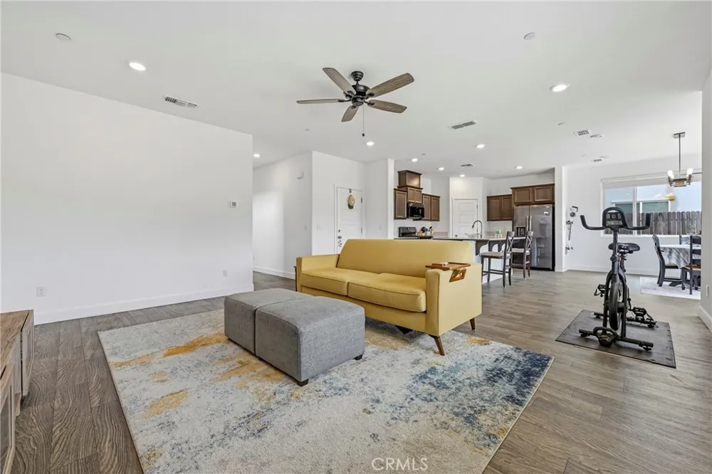 2413 Explorador Merced, CA 95340
