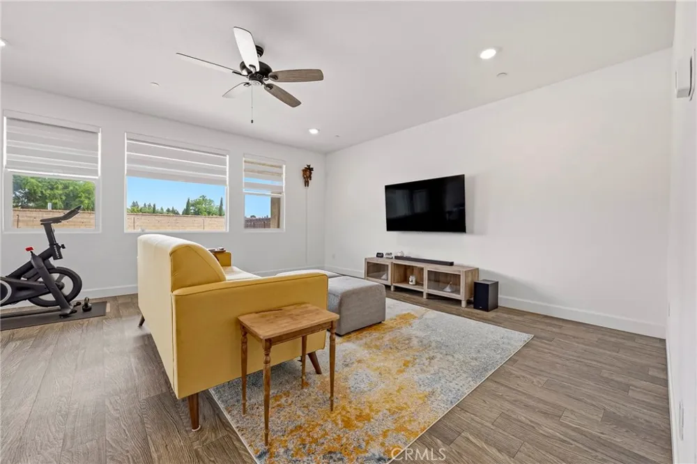 2413 Explorador Merced, CA 95340