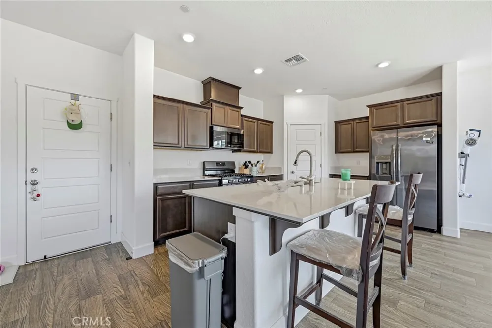 2413 Explorador Merced, CA 95340