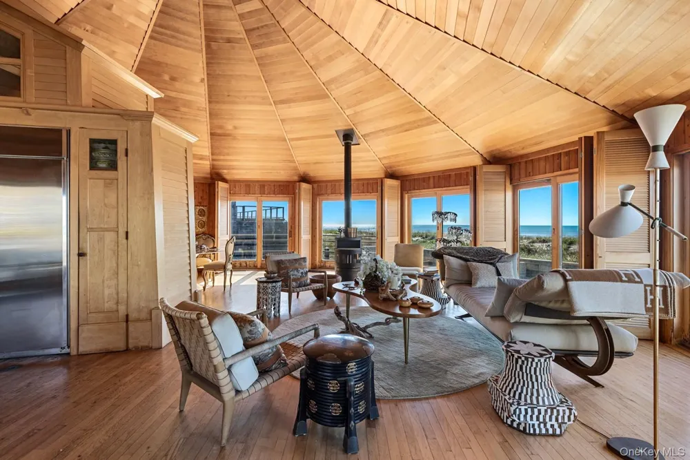 1 Steels Walk Water Island, NY 11772