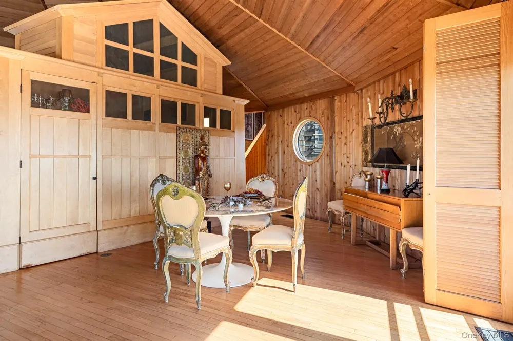 1 Steels Walk Water Island, NY 11772