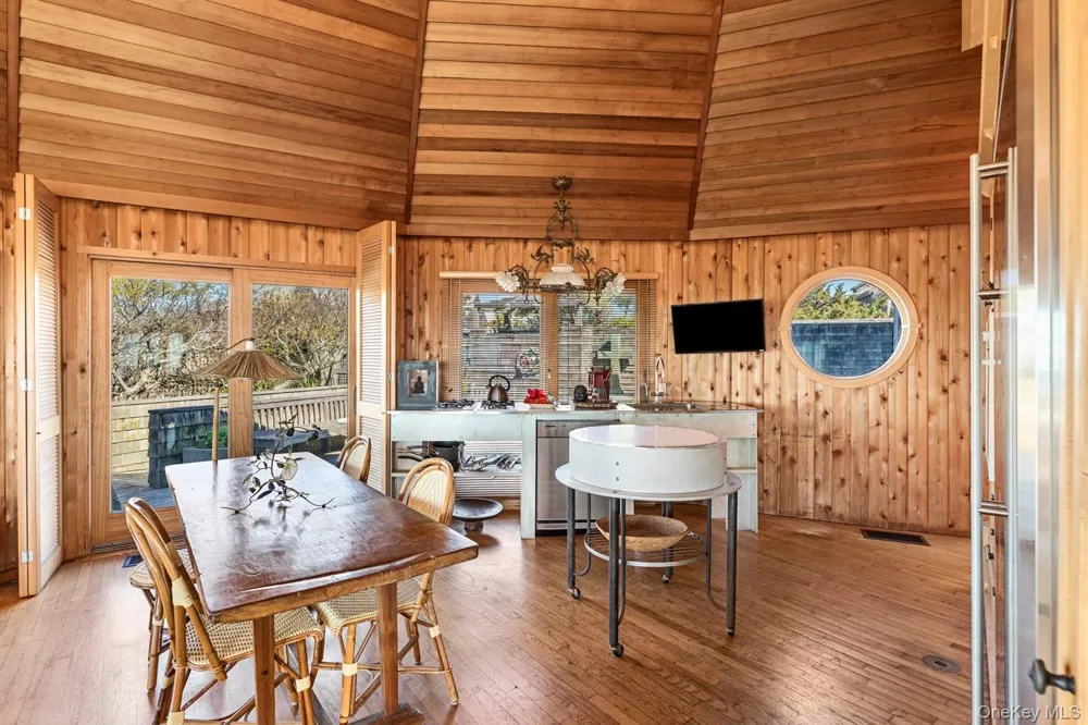 1 Steels Walk Water Island, NY 11772