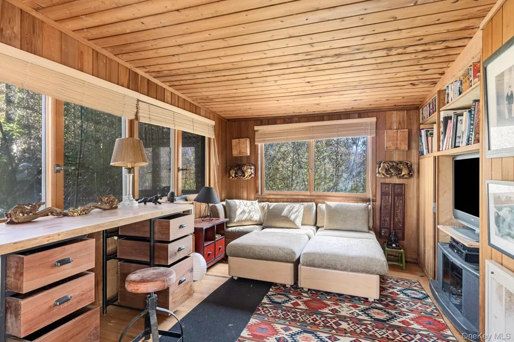 1 Steels Walk Water Island, NY 11772
