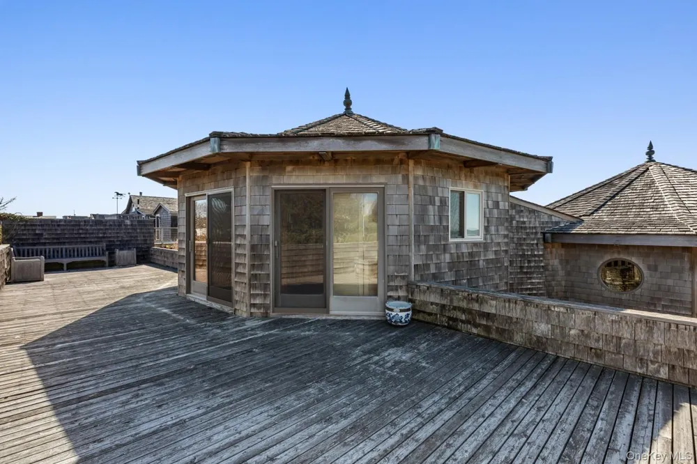 1 Steels Walk Water Island, NY 11772