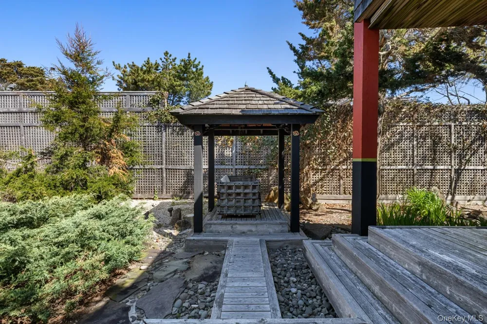 1 Steels Walk Water Island, NY 11772