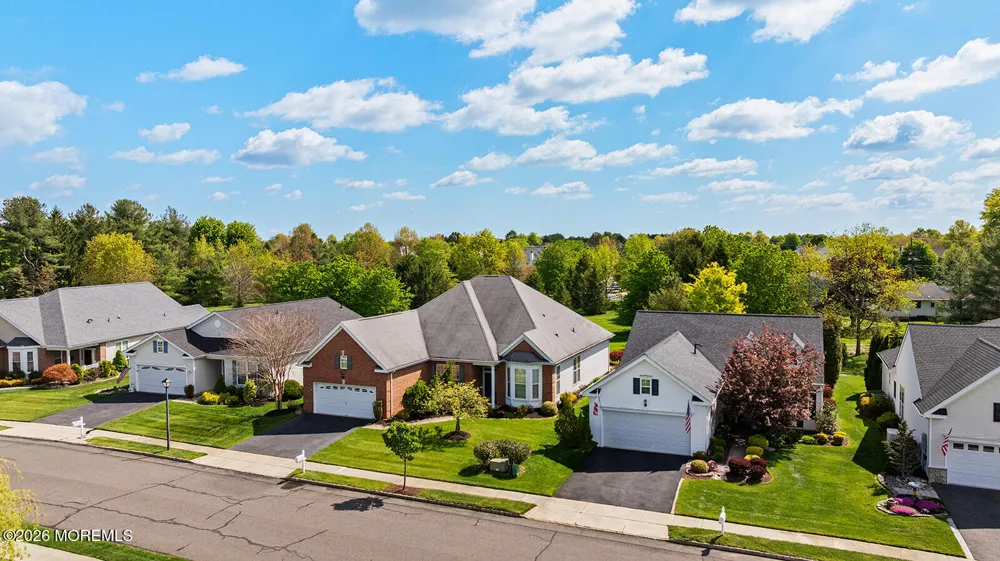14 Williamsburg Court Allentown, NJ 08501