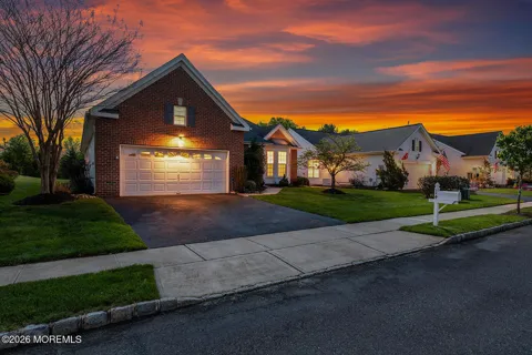 14 Williamsburg Court