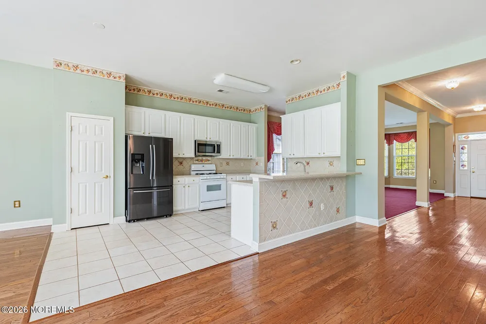 14 Williamsburg Court Allentown, NJ 08501