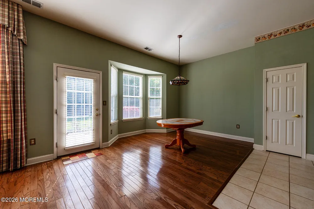 14 Williamsburg Court Allentown, NJ 08501