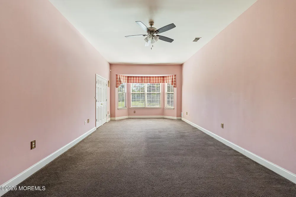 14 Williamsburg Court Allentown, NJ 08501