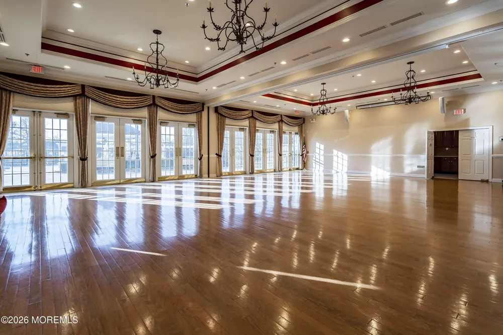 14 Williamsburg Court Allentown, NJ 08501