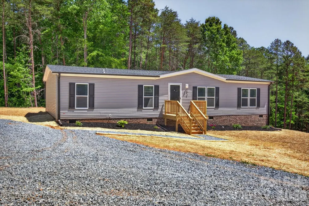 194 Harvick Lane Lexington, NC 27294